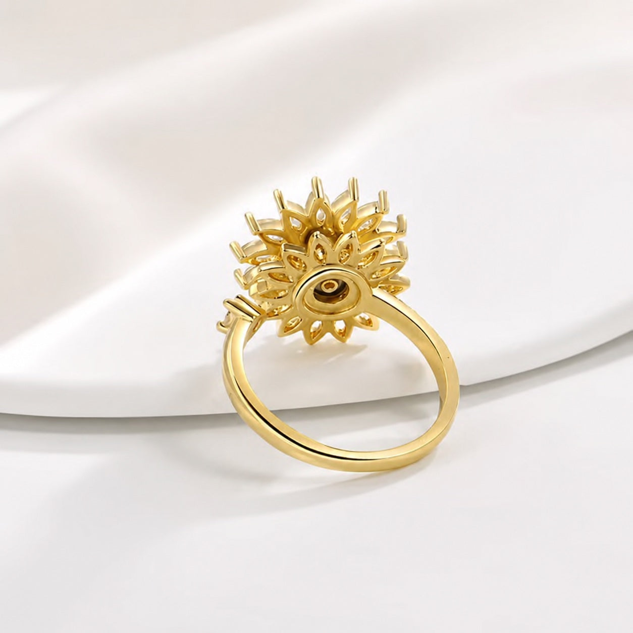 Focus Spinner Ring